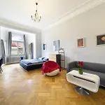 Mike\'S Huge Apartment