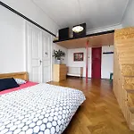 Mike\'S Huge Apartment
